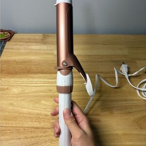 White and Rose Gold Conair Hair Curler 1.25”